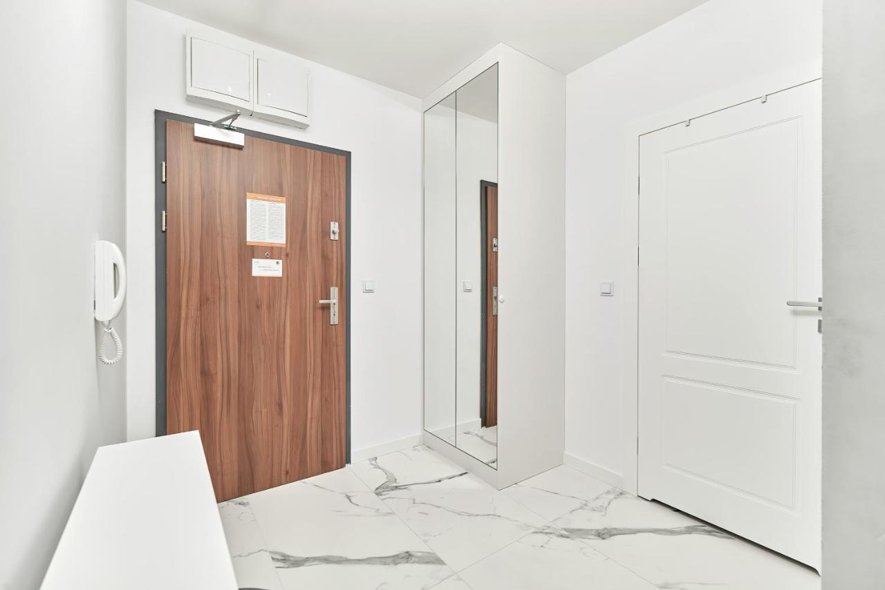 Exclusive Apartments Gwiazdzista With Free Garage Wroclaw By Noclegi Renters Exterior photo
